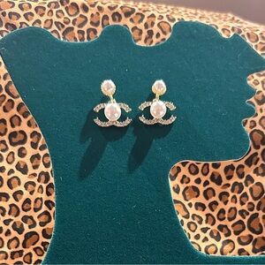 Elegant Pearl and Gold Earrings